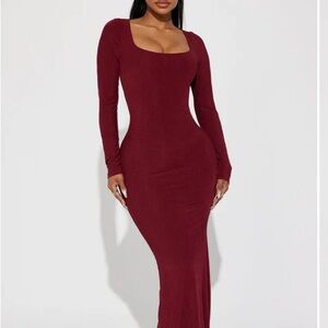 Elegant Burgundy Long Sleeve Dress